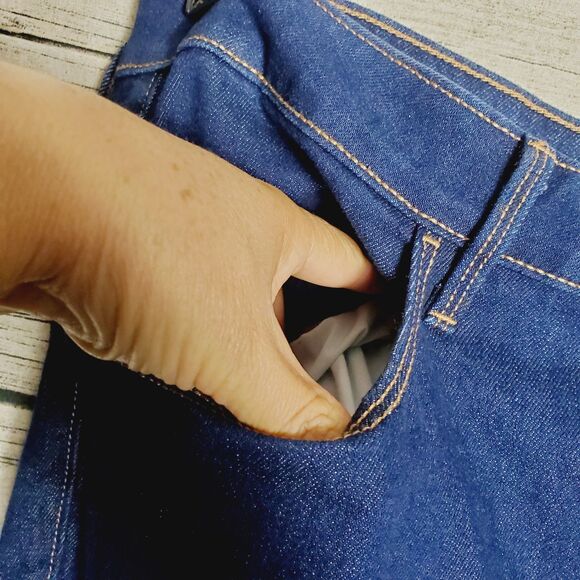 Old Navy High Rise Wow Flare Jeans Size 26 - Picture 3 of 7